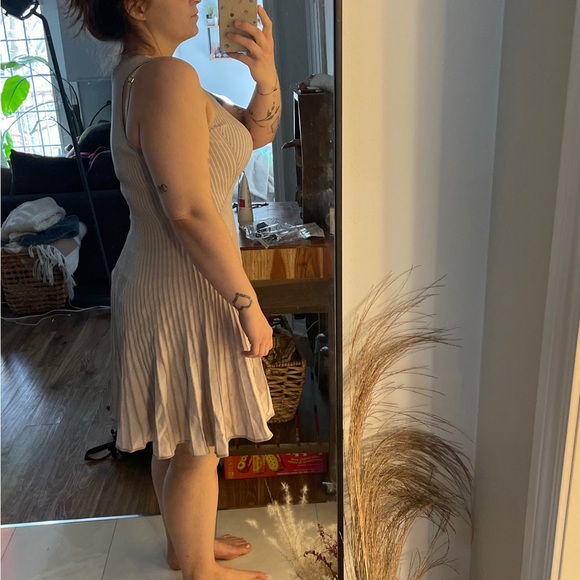 Accordion Style Flare Dress - Picture 8 of 8